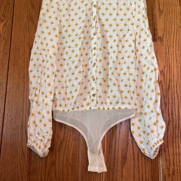 Willow Yellow Print Long Sleeve Bodysuit - Size XS - Picture 14 of 14